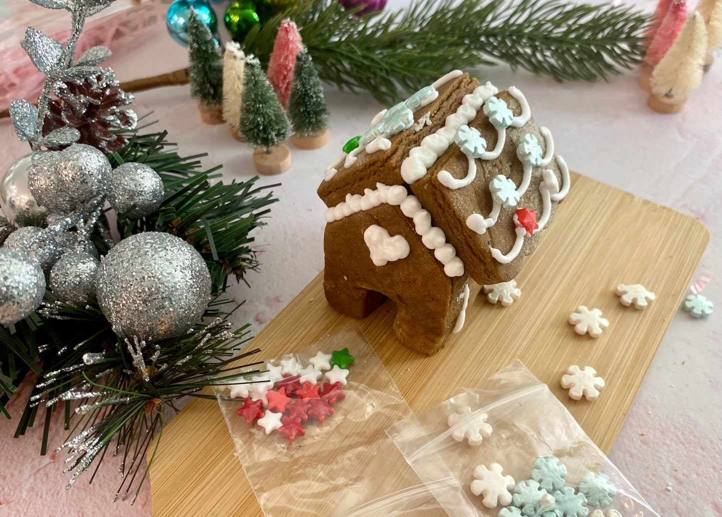 Mini DIY Gingerbread house
