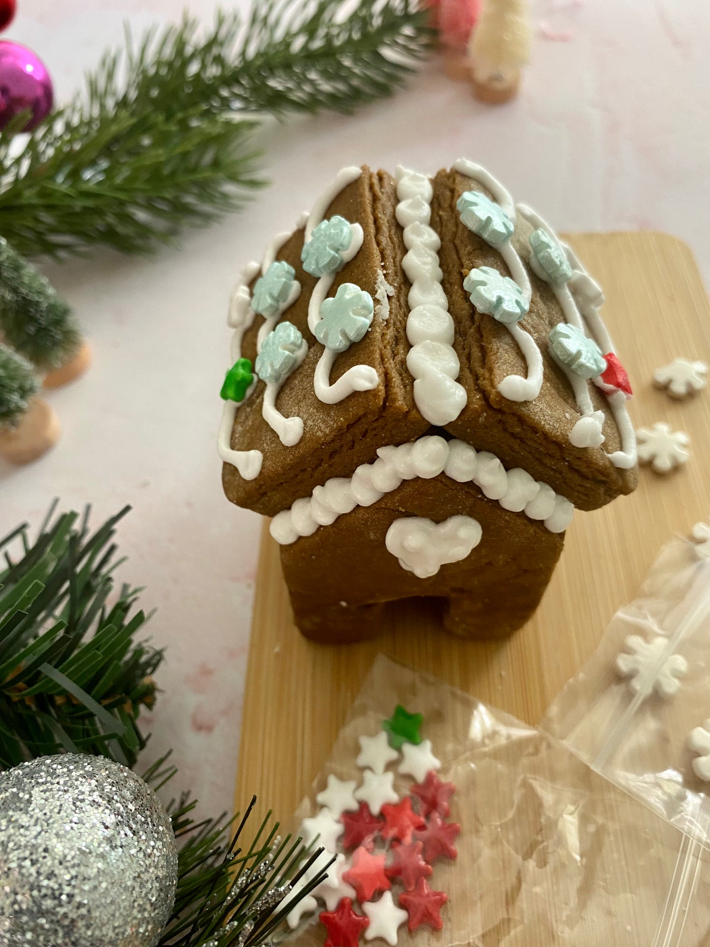 Mini DIY Gingerbread house