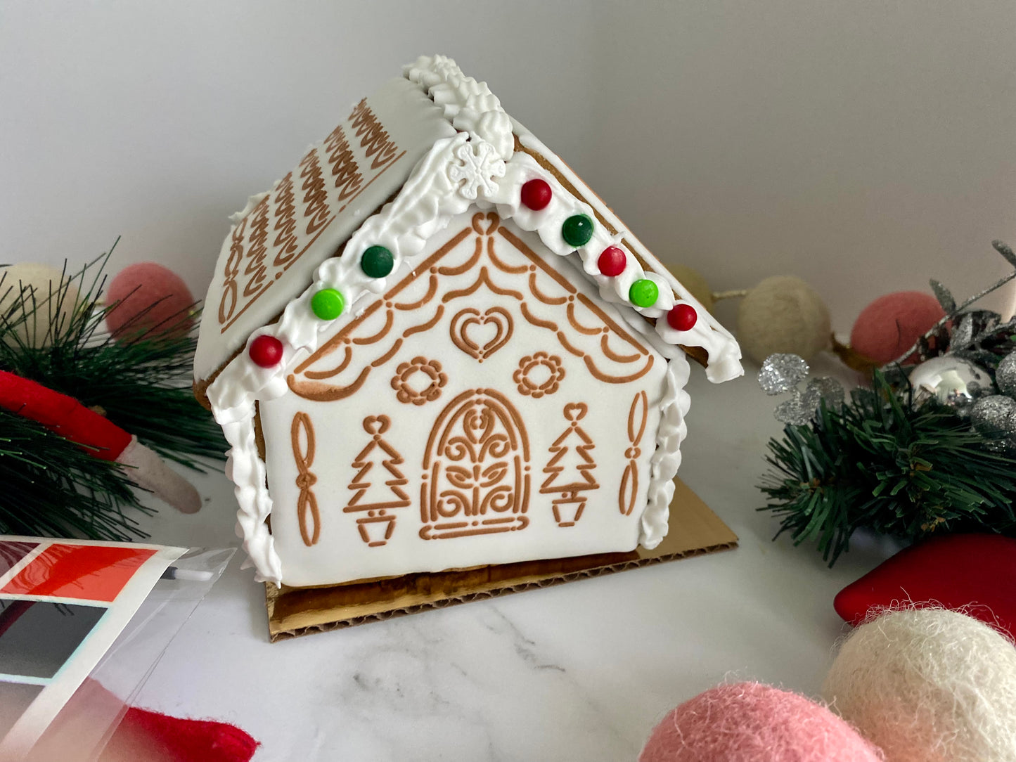 Paint your own Gingerbread House Kit
