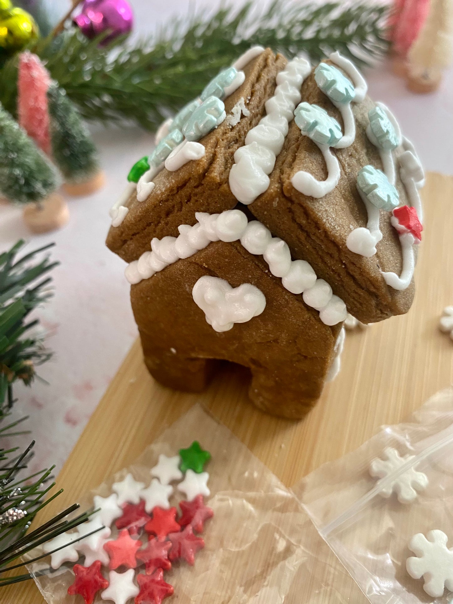 Mini DIY Gingerbread house